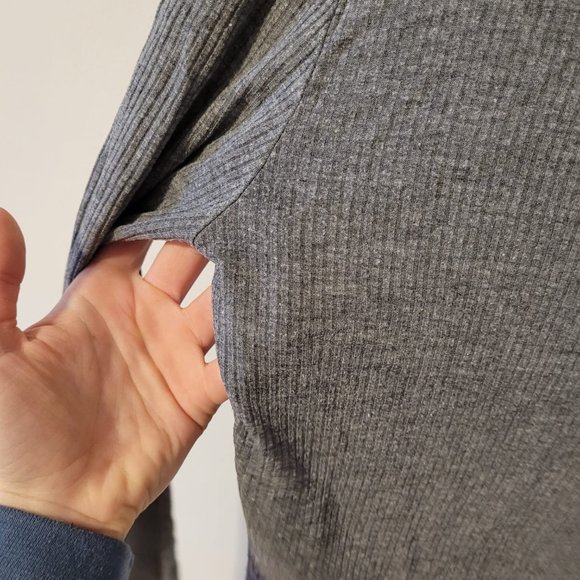 Long Sleeve Crop - Picture 5 of 7